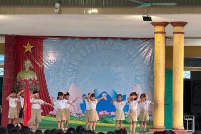 Trao yêu thương – Nhận lại nụ cười