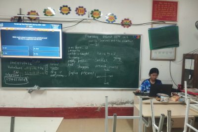 Các em học sinh trường Tiểu học Hoàng Nam ôn luyện chuẩn bị cho cuộc thi “Tài năng Tiếng Anh” tỉnh Ninh Bình