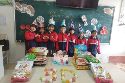 Hình ảnh các bạn lớp 3D trong buổi mừng sinh nhật