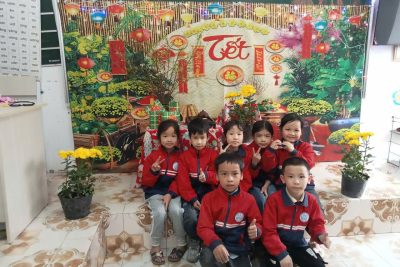 Những hình ảnh của học sinh lớp 2A trải nghiệm vui tết cổ truyền