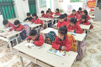 Tiết đọc thư viện tại lớp của học sinh lớp 3C Trường Tiểu học Hoàng Nam