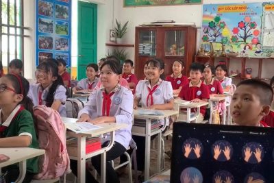 Hoạt động đầu giờ Tin học của học sinh lớp 5C trường Tiểu học Hoàng Nam