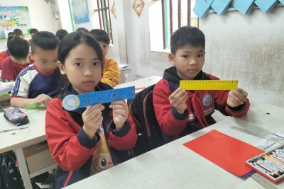 HỌC SINH LỚP 3 THỰC HÀNH MÔN CÔNG NGHỆ: “LÀM ĐỒ DÙNG HỌC TẬP”