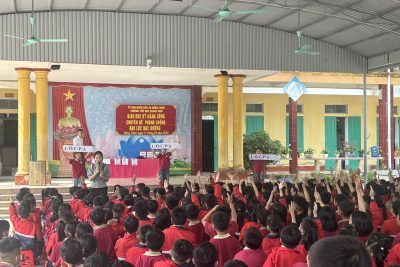 Học sinh lớp 5A tham gia hoạt động ngoại khóa: Phòng chống bạo lực học đường.